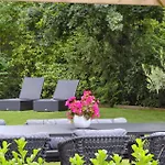 3 Bedroom Awesome In *