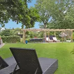Сasa de vacaciones 3 Bedroom Awesome In *