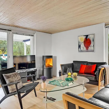 3 Bedroom Awesome In Glesborg