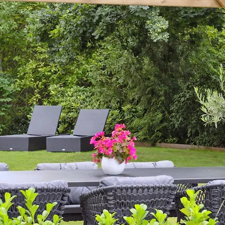 3 Bedroom Awesome In *