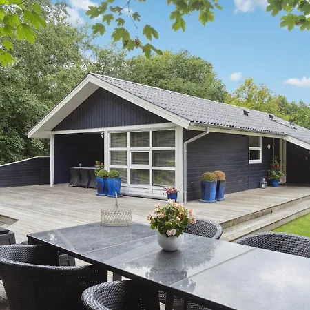 3 Bedroom Awesome In * Glesborg