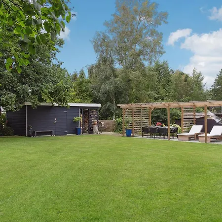 3 Bedroom Awesome In *