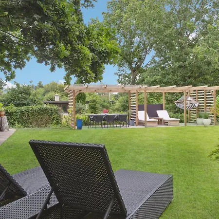 Сasa de vacaciones 3 Bedroom Awesome In *