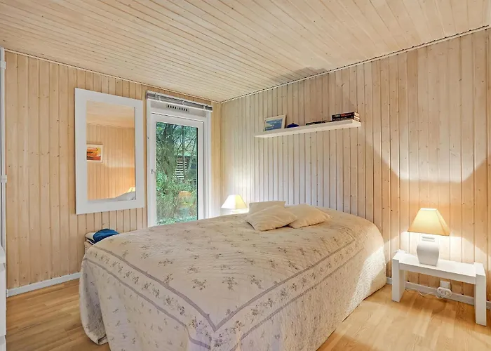 3 Bedroom Awesome In Сasa de vacaciones Glesborg
