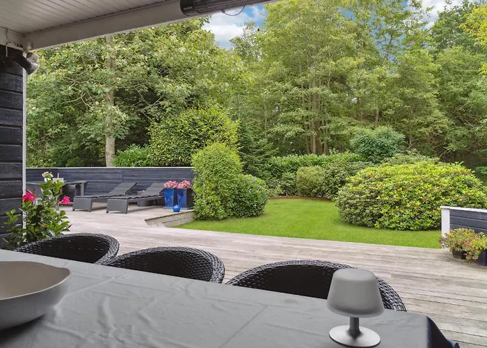 3 Bedroom Awesome In *